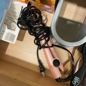 CHI Pink Hair Straightener